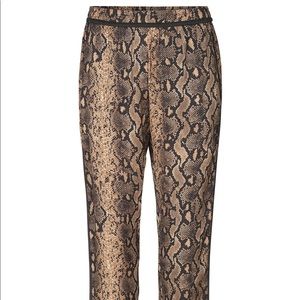 Munthe SNAKEPRINT PANTS